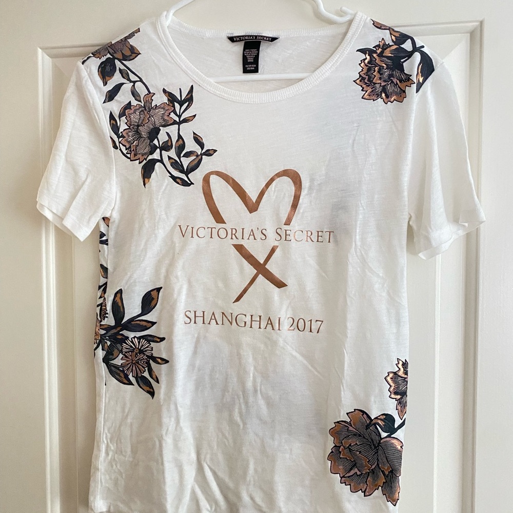 Victoria’s Secret Fashion Show Short Sleeve T-Shirt